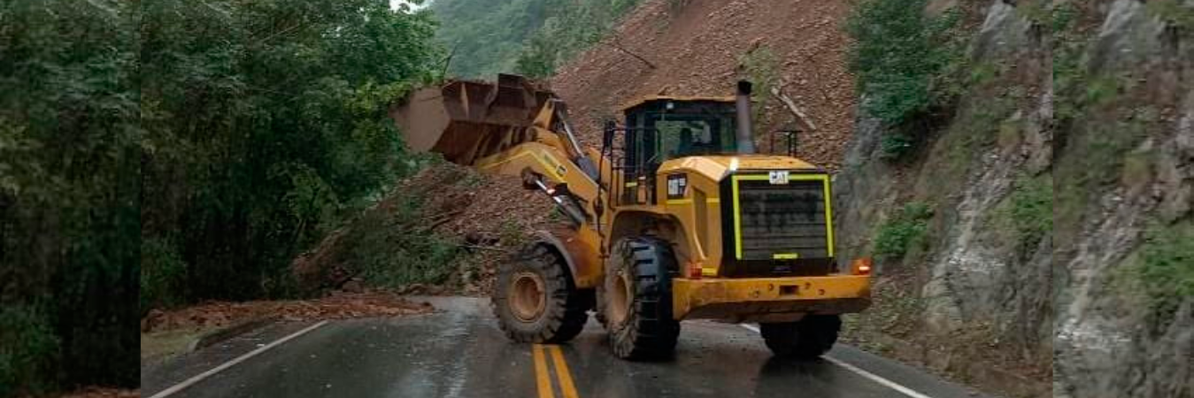 Así está la vía Bolombolo. /FOTO: X @AndresJRendonC