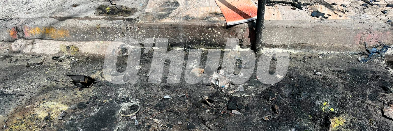 Así quedó la calle en donde incineraron la moto. /FOTO: ANDRÉS FELIPE OSORIO GARCÍA