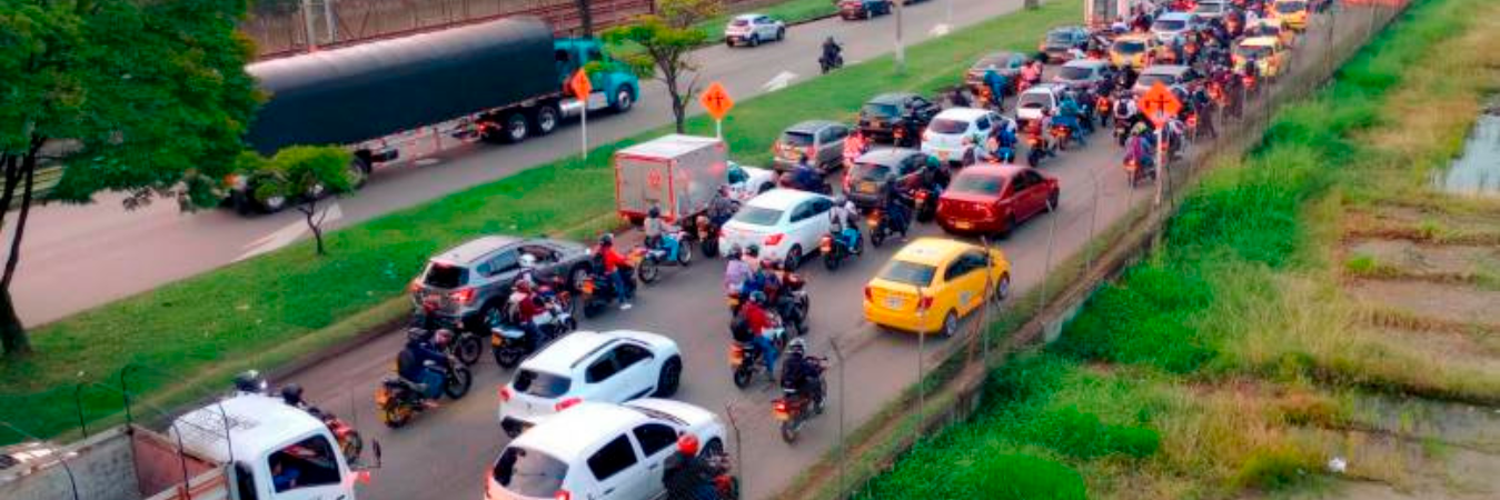 La movilidad ha estado reducida por cuenta de los cierres viales en la avenida Regional. /FOTO: MANUEL SALDARRIAGA