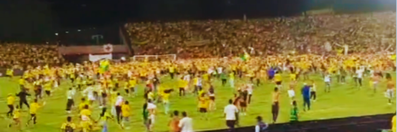 Así fue a invasión de los hinchas del Atlético Bucaramanga. /FOTO: TOMADA DE VIDEO 