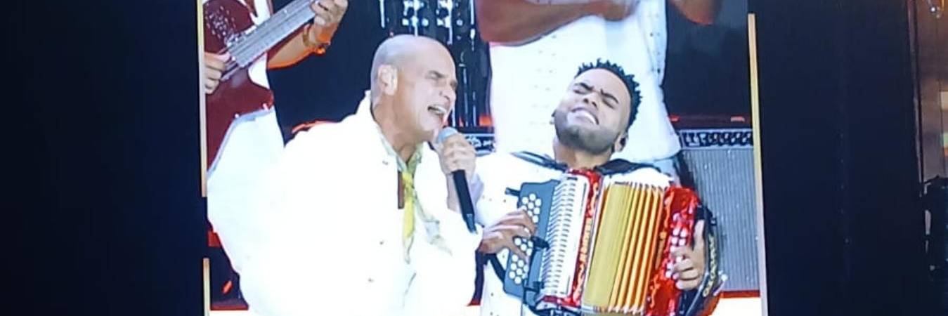 Silvestre Dangond la dio toda en el Atanasio. FOTO: JENNIFER VILLAFAÑE