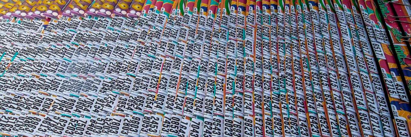 Numerosos billetes de lotería circulan a diario en las diferentes ciudades del país. /FOTO: ARCHIVO. 