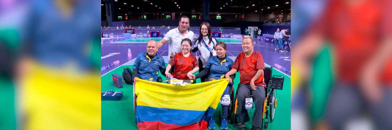 Edilson (izquierda) y Leidy (centro) superaron a Cheung Yuen (centro) y Leung Yuk Wing (derecha). / FOTO: CAPTURA DE PANTALLA