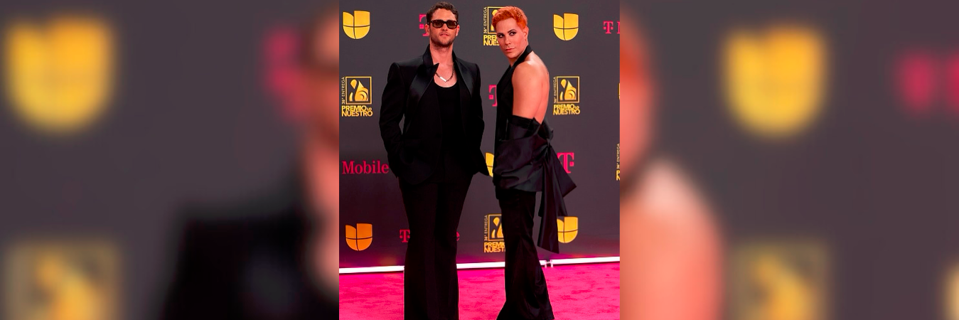 Los cantantes estuvieron en la alfombra previa al evento, pero al momento de entrar se presentó la confusión y no pudieron participar de la ceremonia. / FOTO: @CRISTIANCHAVEZREAL