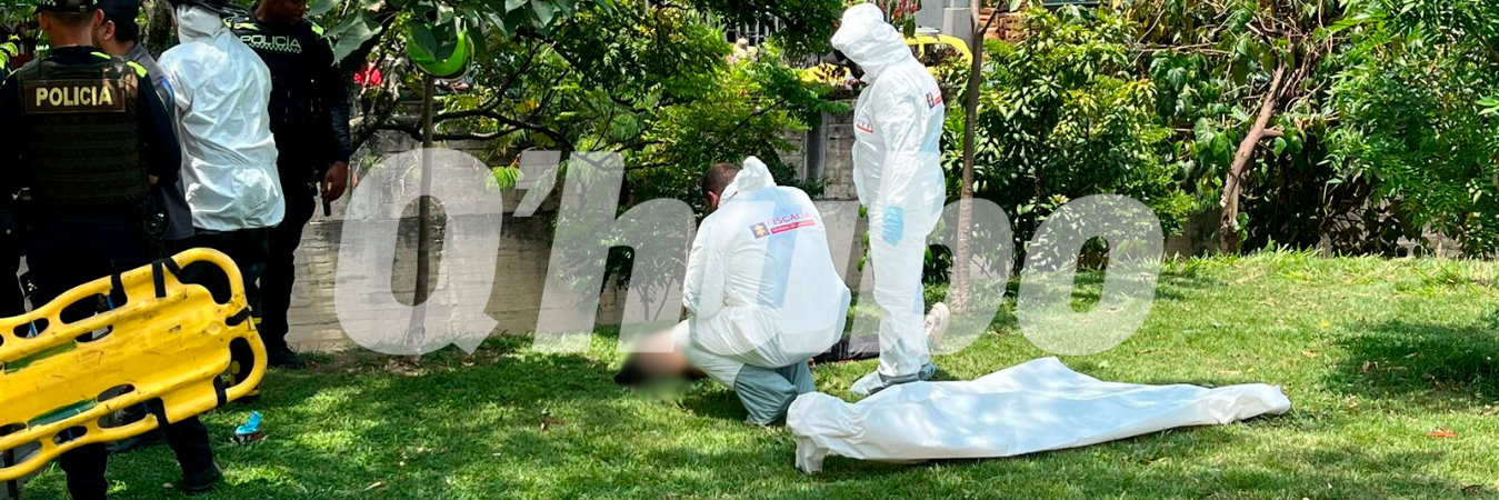 En la mañana de este sábado las autoridades recuperaron el cuerpo sin vida de la mujer. /FOTOS Y VIDEO: ANDRÉS FELIPE OSORIO GARCÍA 