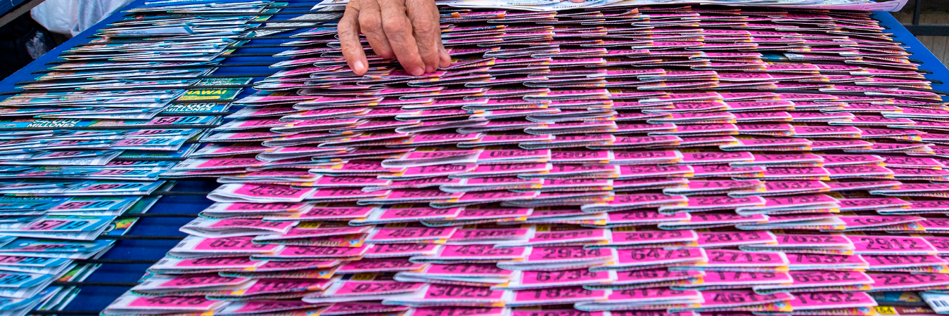 Venta de lotería en el centro de Medellín. /FOTO: ARCHIVO.