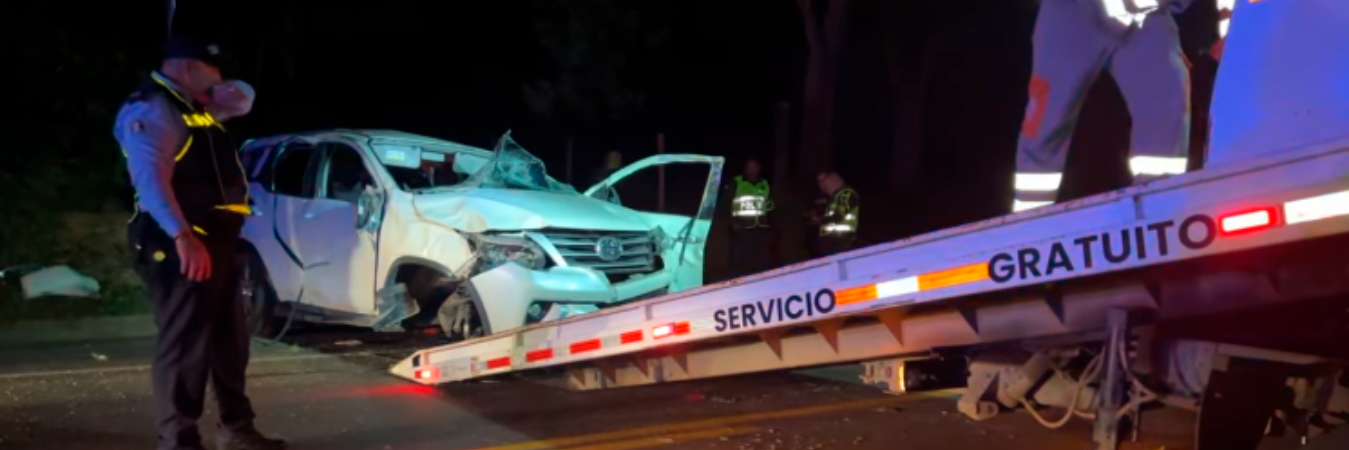 La camioneta Toyota Fortuner quedó en pérdida total tras el accidente. /FOTO: TOMADA DE VIDEO 