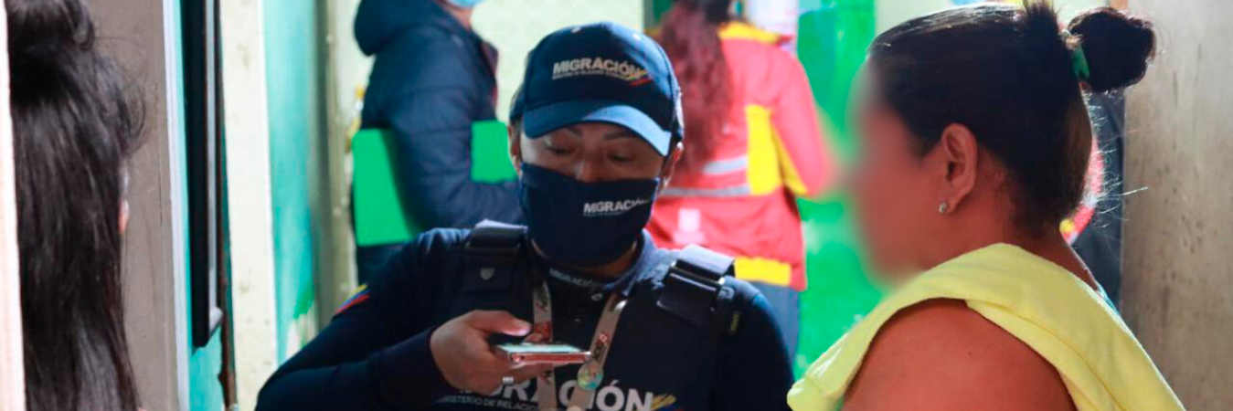 Migración Colombia brinda asesoría y apoyo en los diversos procesos de regularización, trámites de tránsito y permanencia. / FOTO: MIGRACIÓN COLOMBIA.