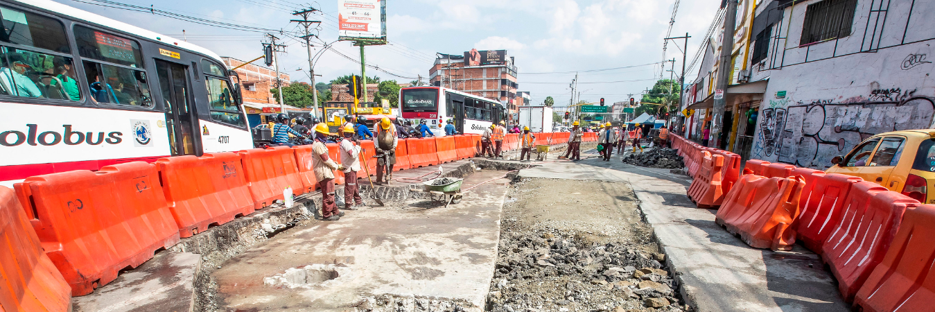 La avenida Guayabal ya había vivido los traumatismos de las obras sobre la quebrada Jabalcona. /FOTO: JAIME PÉREZ 