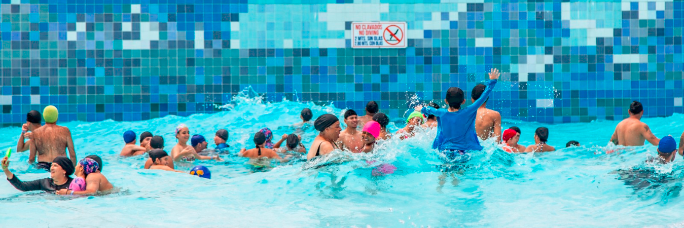 La piscina de olas del Aeroparque Juan Pablo II. / FOTO: METROPARQUES