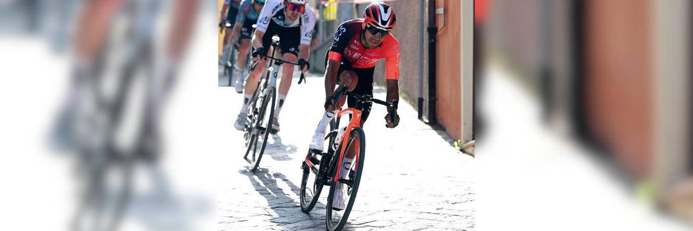 Brandon Rivera en la tercera etapa del Giro de Italia. /FOTO: X @INEOSGrenadiers