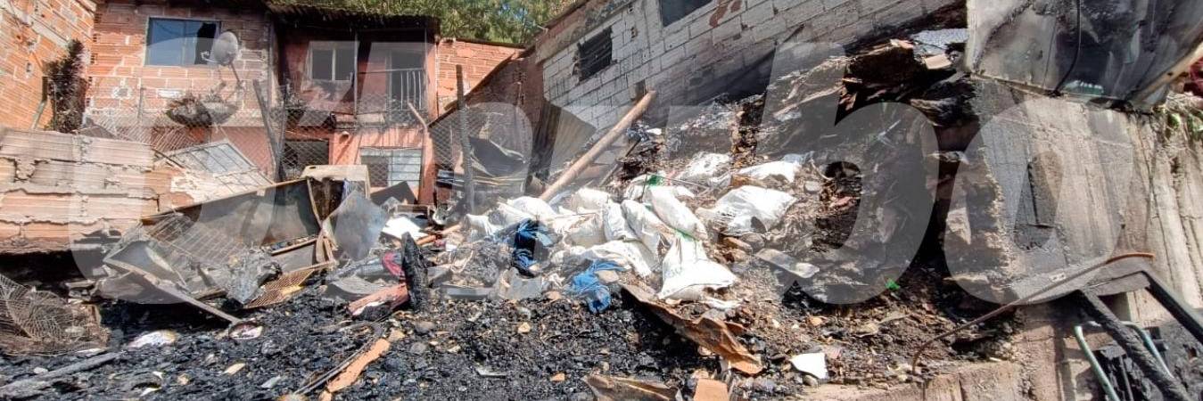 Así quedaron algunas de las viviendas en el barrio Espíritu Santo de Bello. /FOTO: SUSANA COGUA. 