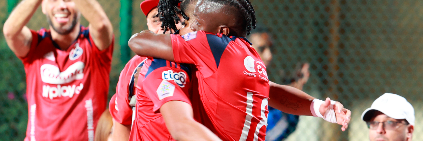 Independiente Medellín celebrando un gol ante Millonarios. /FOTO: MANUEL SALDARRIAGA