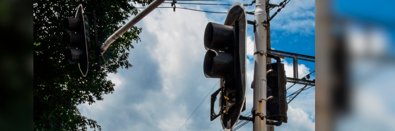 Así se ve un semáforo vandalizado. /FOTO: CORTESÍA 