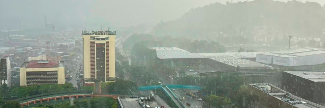 Fuertes lluvias en Medellín. /FOTO: X @DAGRDMedellin