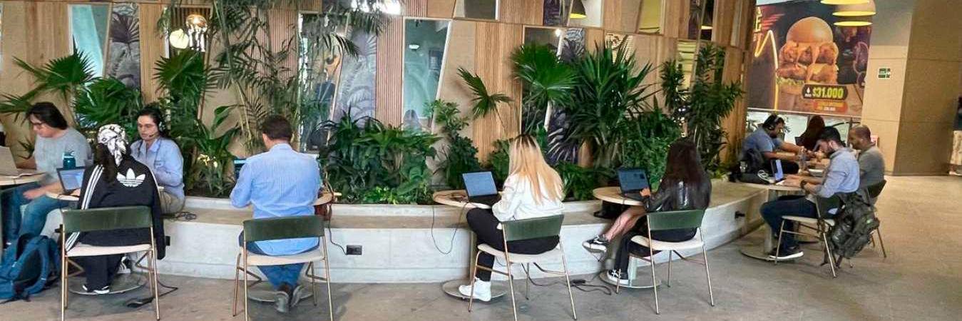 El coworking de Viva Envigado ya está abierto al público y tiene acceso gratuito. /FOTOS: JAIDER ESCOBAR 