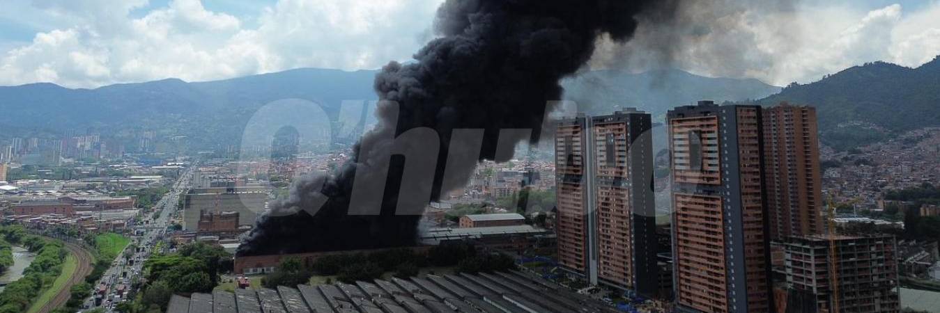 Incendio en Itagüí. FOTO: MANUEL SALDARRIAGA