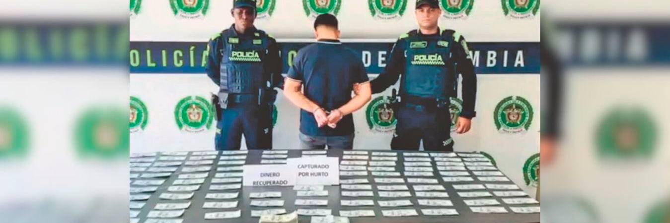Este hombre tenía en su poder el dinero que le quitaron a la administradora de la casa de cambio. /FOTO: POLICÍA