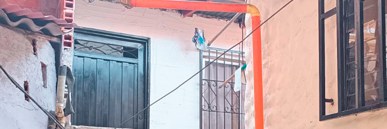 En este segundo piso del fondo, habrían ocurrido los hechos en el barrio Santa Cecilia. /FOTO: SUSANA COGUA 