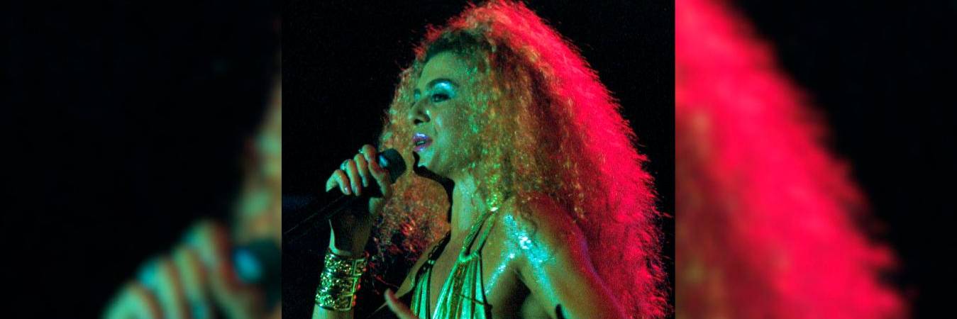 Margarita Rosa de Francisco caracterizada como la Caponera durante una presentación en el Aeroparque Juan Pablo II en septiembre del 2000. /FOTO: ARCHIVO - EL COLOMBIANO