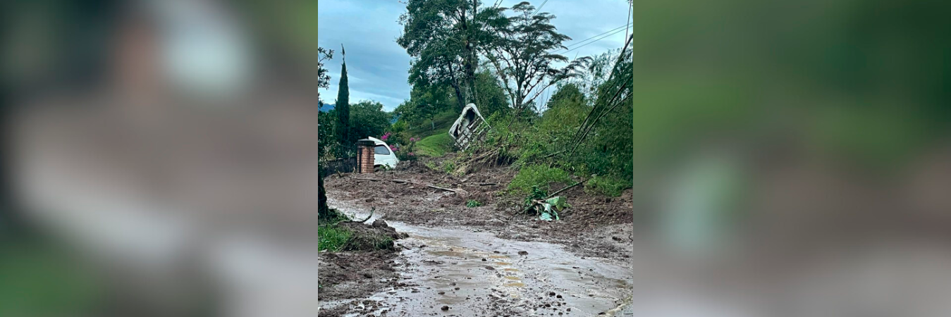 Deslizamiento en la vía Andes - Jardín. 