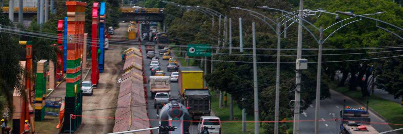 Los alumbrados obligarán a tomar vías alternas, para evitar el taco. /FOTO: MANUEL SALDARRIAGA. 