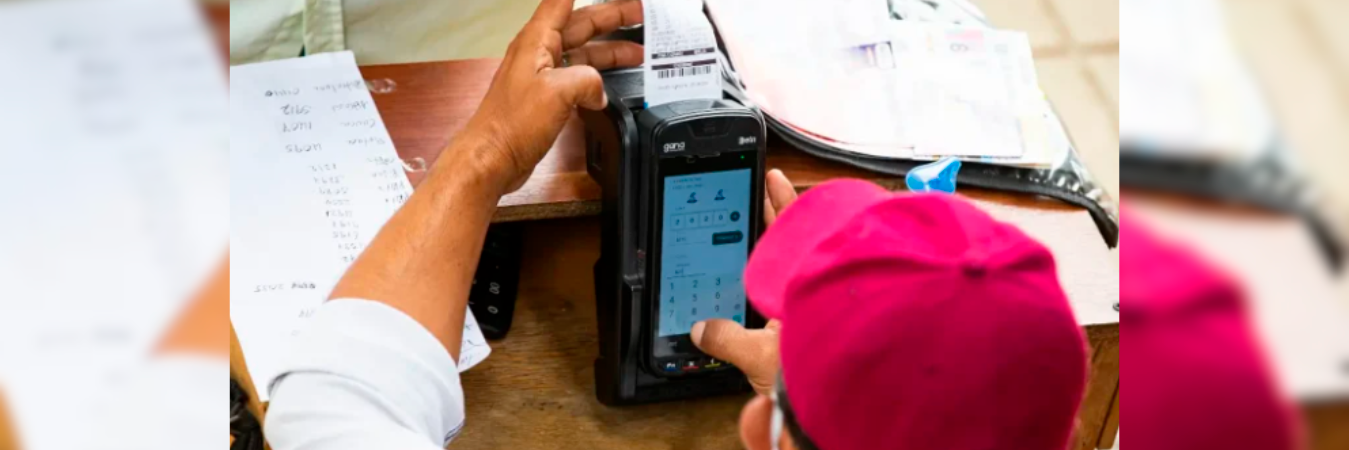 Venta de loterías en Medellín. /FOTO: JAIME PÉREZ 