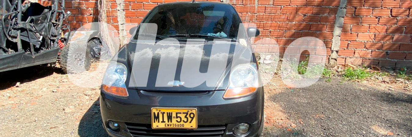 “Estaba morado”: Lo encontraron muerto dentro de su carro, en un parqueadero