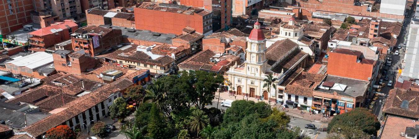 El delincuente escapó en una motocicleta. /FOTO: CORTESÍA.