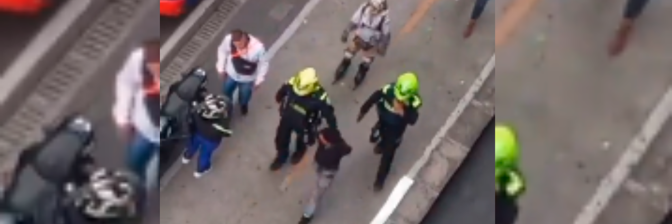La ciudadanía grabó el momento de la captura. /FOTO: CAPTURA DE VIDEO