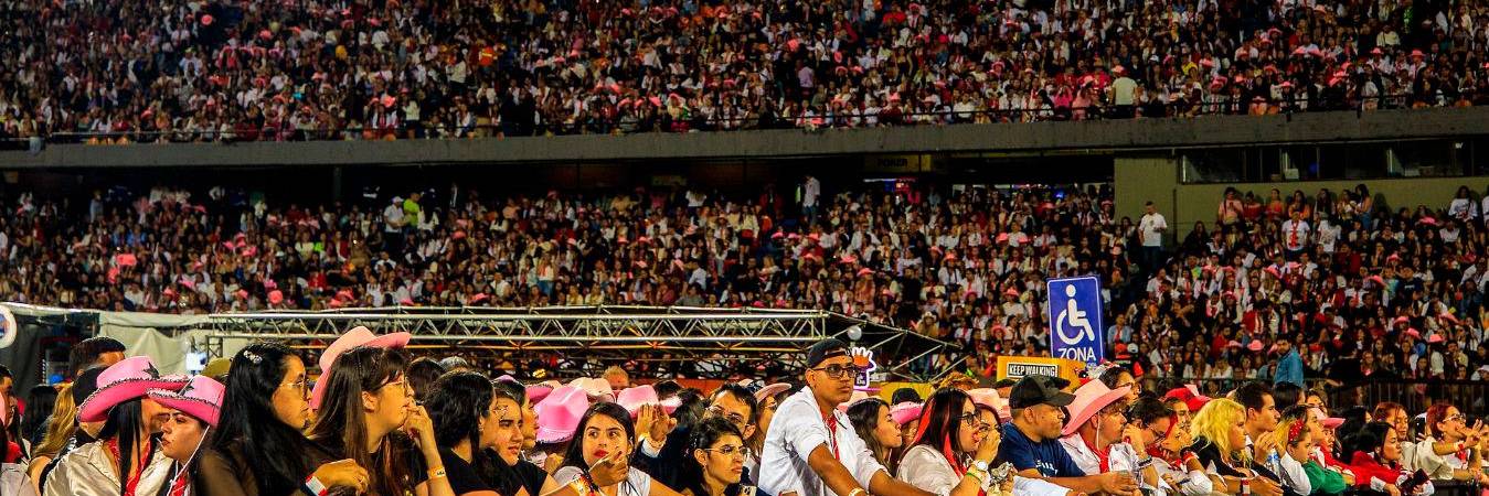 Este es el público que recibió a RBD en la capital antioqueña. /FOTO: CAMILO SUÁREZ. 