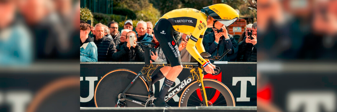 El casco desató burlas y puso a la UCI a estudiar el reglamento. / FOTO: VISMA-LEASE A BIKE