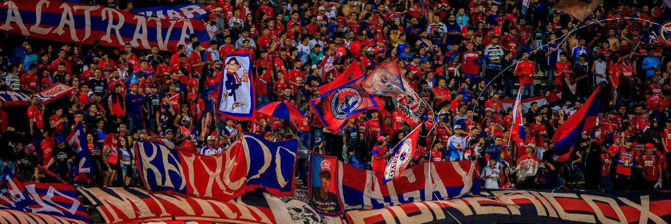 Hinchas de Independiente Medellín. /FOTO: CAMILO SUÁREZ. 