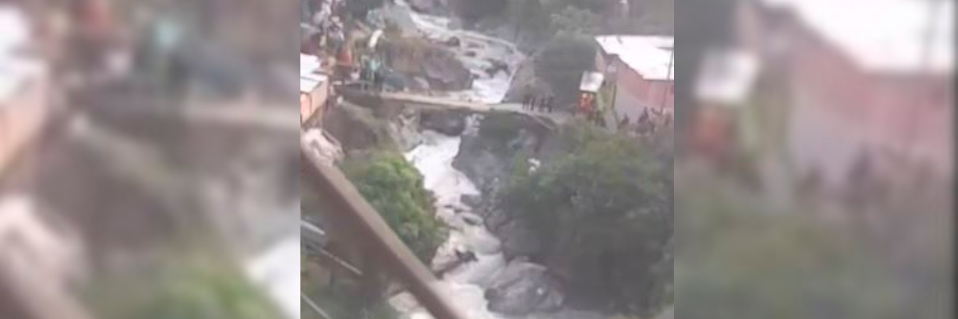 Momento en el que los organismos de socorro realizaban el procedimiento para recuperar el cuerpo del menor. /FOTO: CAPTURA VIDEO MEDELLÍN COMUNICA. 