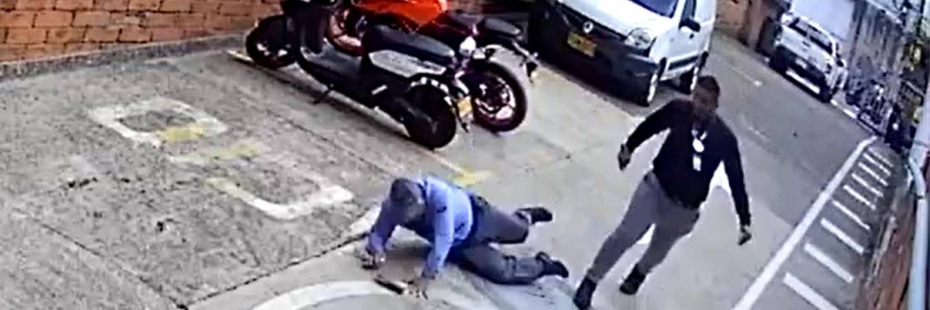 El adulto mayor sufrió una fractura y varias laceraciones. FOTO: CAPTURA DE VIDEO 