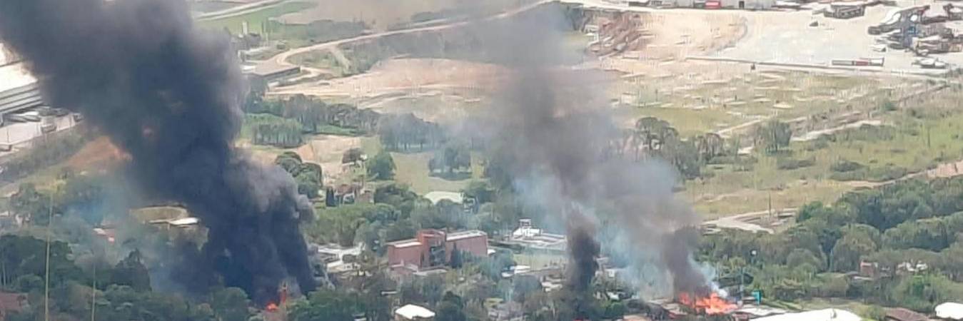 Al parecer serían 2 o incluso más, los sitios en donde se generaron las llamas. FOTO: CORTESÍA