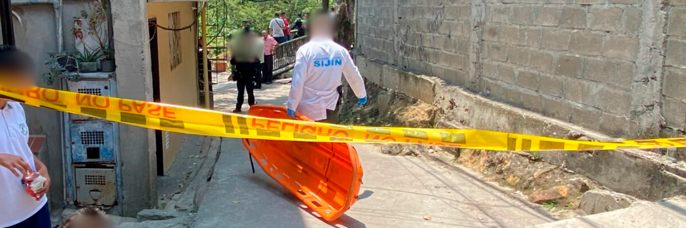 Familiares llegaron a la escena del crimen a lamentar lo ocurrido con este joven. /FOTO: ANDRÉS FELIPE OSORIO GARCÍA. 