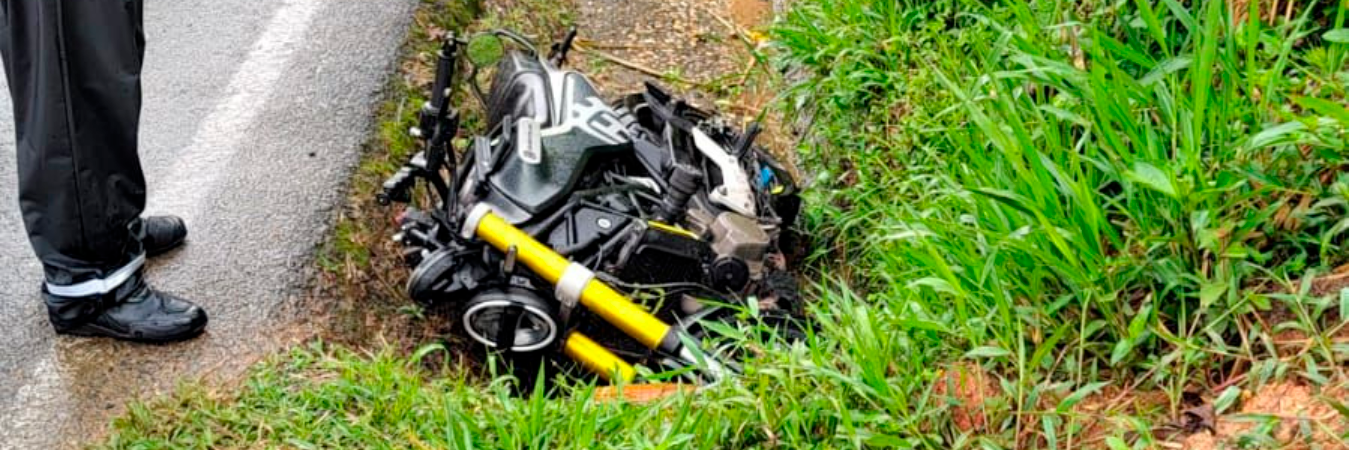 Así quedó la motocicleta involucrada en el accidente de Cocorná. /FOTO: CORTESÍA.