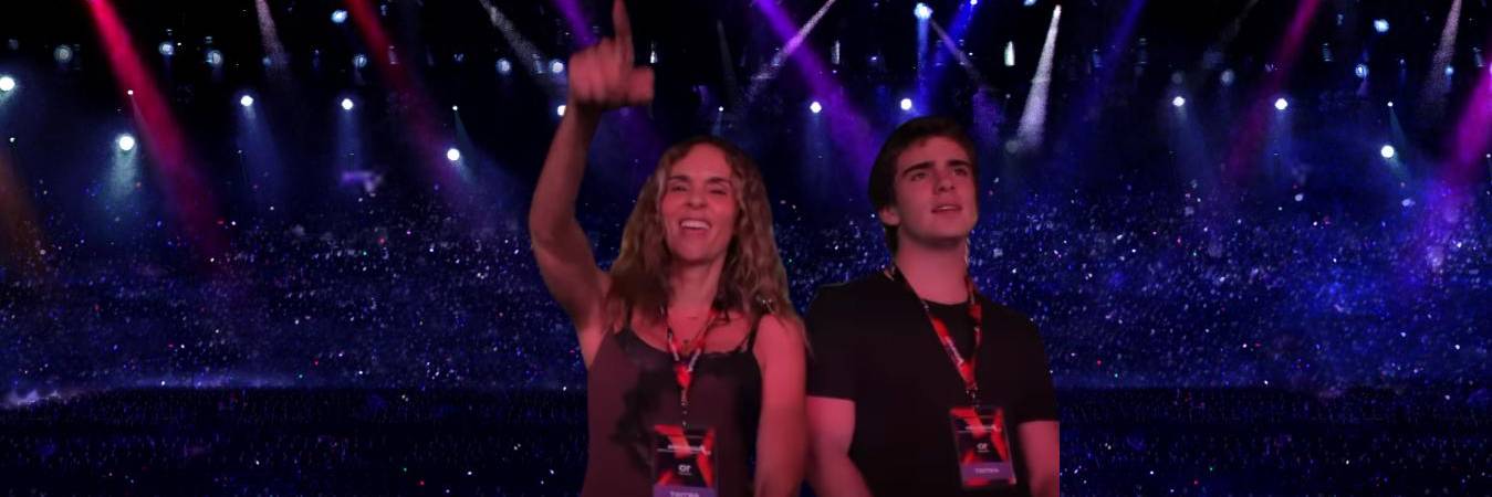 Karen Martínez y su hijo Dante acompañaron a Juanes en uno de sus conciertos. FOTO: INSTAGRAM DE KAREN MARTÍNEZ 