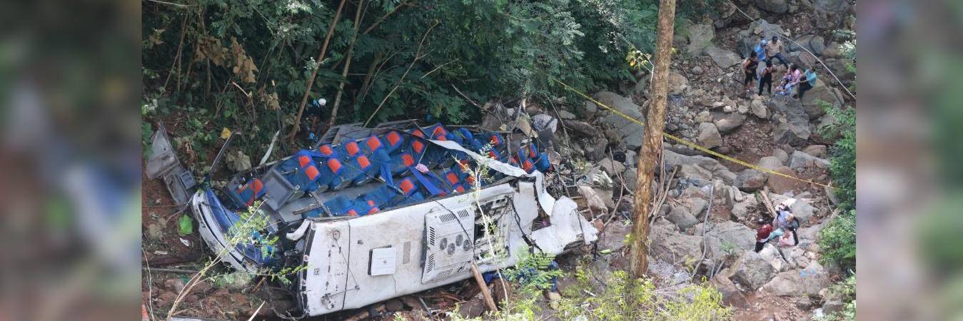 Accidente de bus que dejó 17 muertos. FOTO: MANUEL SALDARRIAGA Q