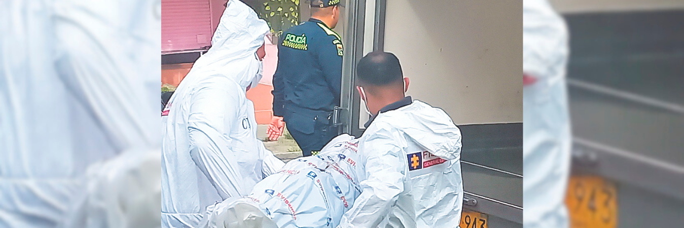 El cuerpo sin vida de Juan David Colón Colón fue encontrado por los investigadores en vía pública del barrio Llanaditas. /FOTO: Q’HUBO