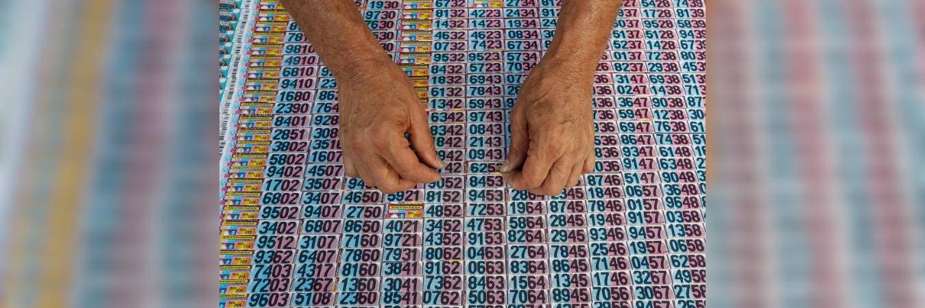 Venta de loterías. FOTO: MANUEL SALDARRIAGA QUINTERO