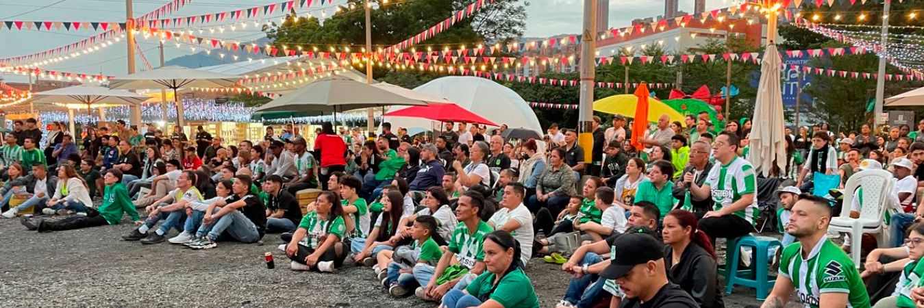 Así se vivió la final de la Copa Colombia entre Nacional y América en la Plaza de la Navidad de Ciudad del Río. /FOTO: JAIDER ESCOBAR