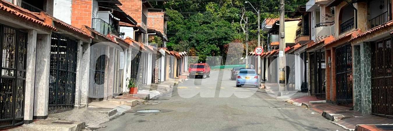 En este sector de la calle 78 con carrera 71, en Robledo, escolta dio de baja a presunto ladrón. /FOTO: ANDRÉS FELIPE OSORIO GARCÍA 
