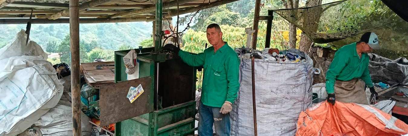 La iniciativa ‘A Recuperar’ propende por reciclar y darle un buen aprovechamiento al material recuperable. / FOTO: ANDRÉS BEDOYA.