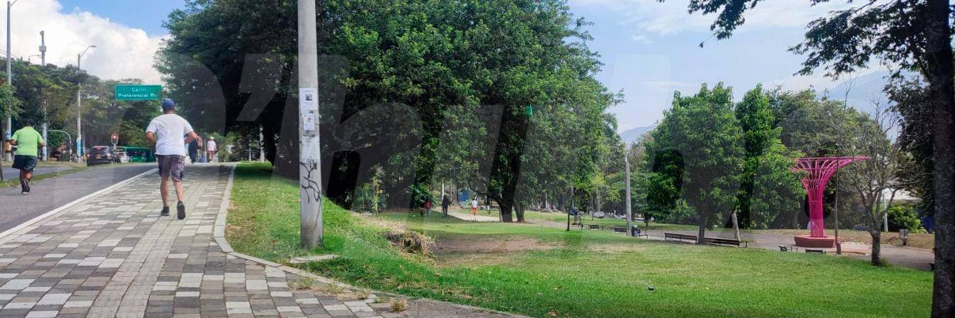 En este lugar habría sido encontrado este hombre con varias heridas en el cuerpo. /FOTO: ANDRÉS GARCÍA. 