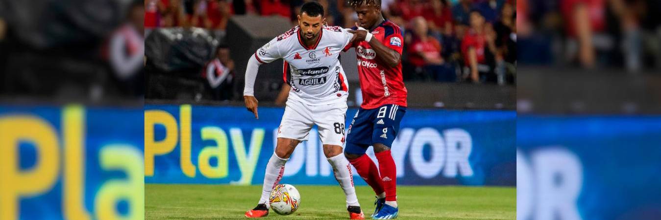 El paso de Edwin Cardona por América no fue tan fructífero como se esperaba. En Liga jugó 933 minutos. /FOTO: CARLOS VELÁSQUEZ