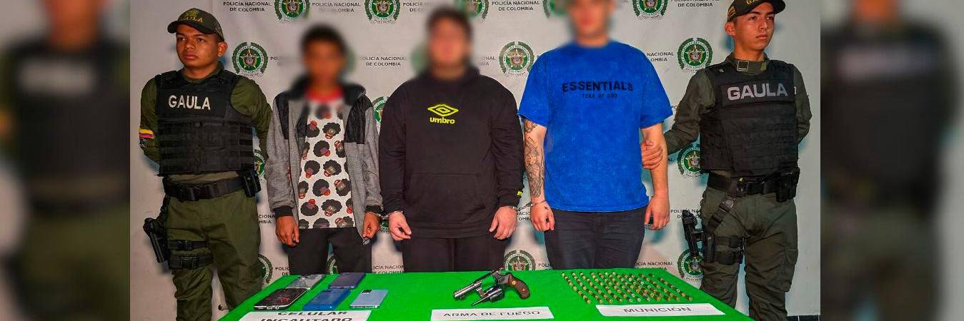 Ellos son 3 de los 5 capturados en la comuna 13. /FOTO: CORTESÍA 