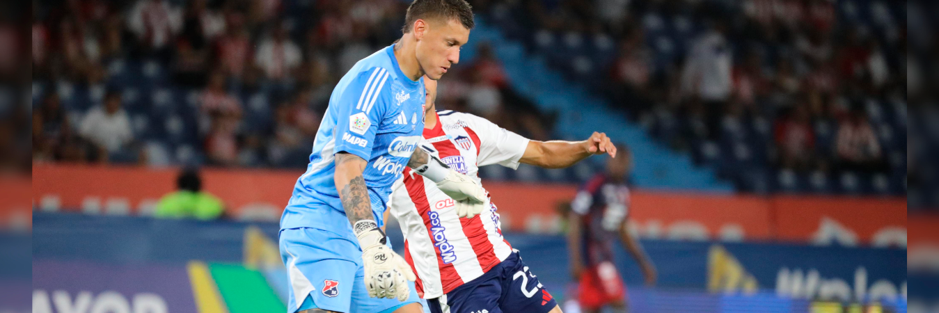 Independiente Medellín cayó ante Junior tras un grave error de su arquero Washington Aguerre. /FOTO: COLPRENSA