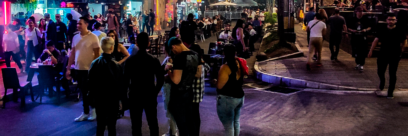 El parque Lleras es visitado por turistas nacionales y extranjeros. /FOTO: ARCHIVO.